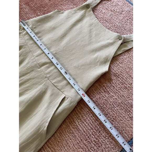 NWOT Beige Wide-Leg Women’s Button Detail Jumpsuit – Size M - Picture 3 of 10